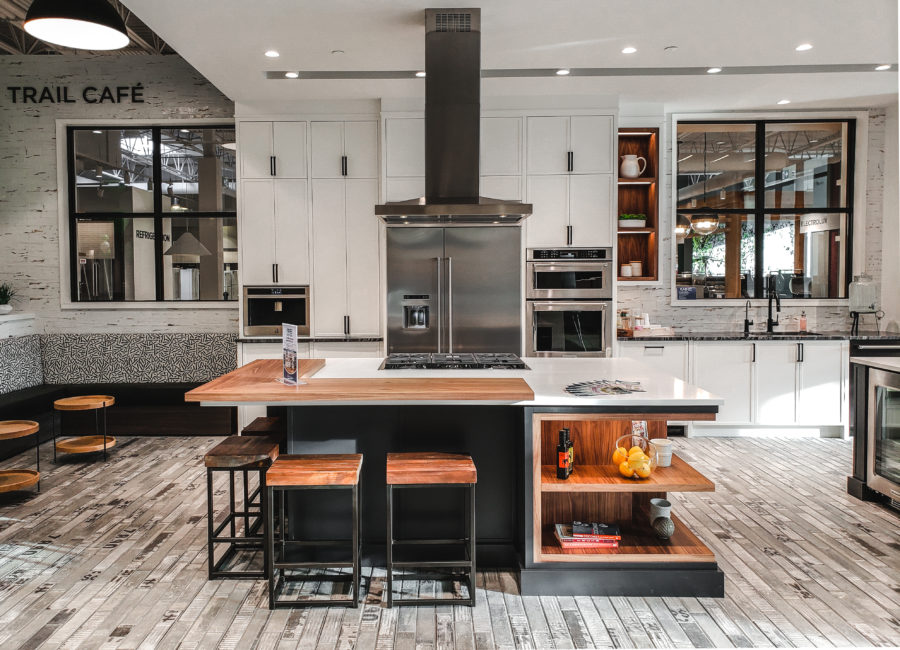 Trail-Showroom2-900x650